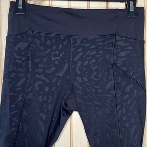 Lululemon Stash It Crop Animal Swirl Embossed (6)
